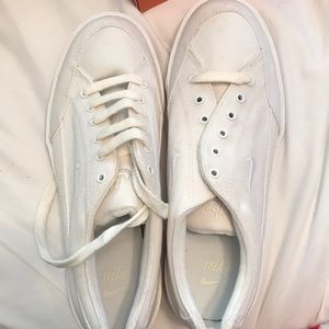 nike white sneakers